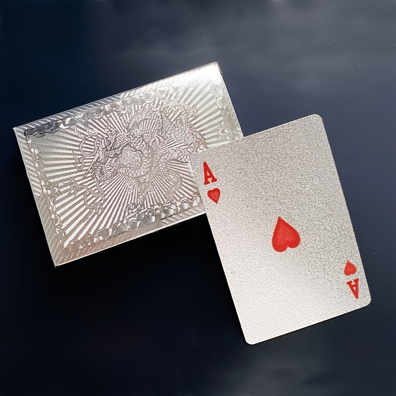 Une carte de jeu en PVC imperméable et durable - Fabriquée en plastique rigide épais, idéale pour toute occasion - une excellente choix pour les fêtes en plein air et les activités de loisirs en famille.