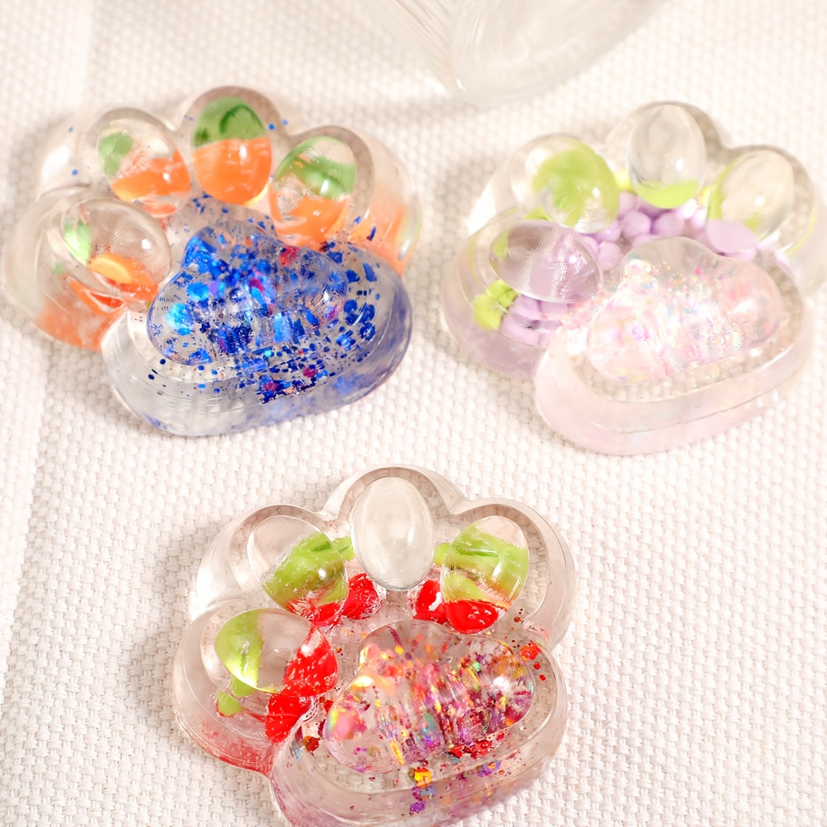 1pc\u002F2pièces\u002F3pièces Ananas, Fraise, Patte de Chat, Jouet à Serrer - Doux, Soulage le Stress et l'Anxiété, Convient aux Adolescents et aux Adultes, Cadeau de Noël Idéal, Couleurs Mélangées, Convient pour l'Hiver, le Nouvel An