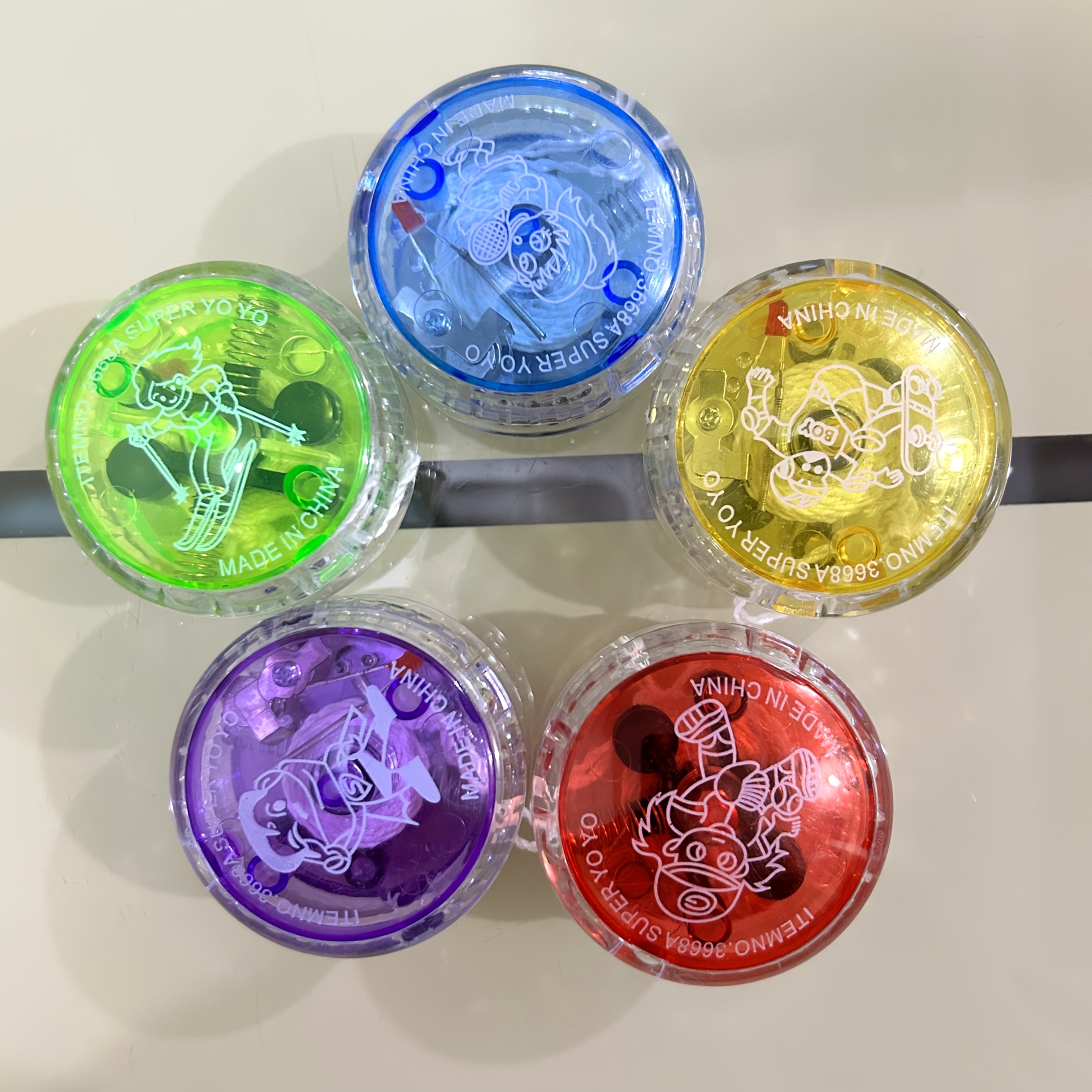 Yo-yo lumineux, yo-yo mignon aux couleurs vives - parfait pour les prix de classe, les cadeaux de vacances comme Noël, Halloween ou Thanksgiving