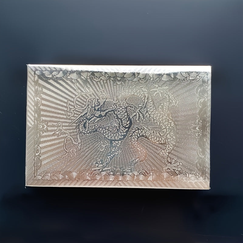 Une carte de jeu en PVC imperméable et durable - Fabriquée en plastique rigide épais, idéale pour toute occasion - une excellente choix pour les fêtes en plein air et les activités de loisirs en famille.