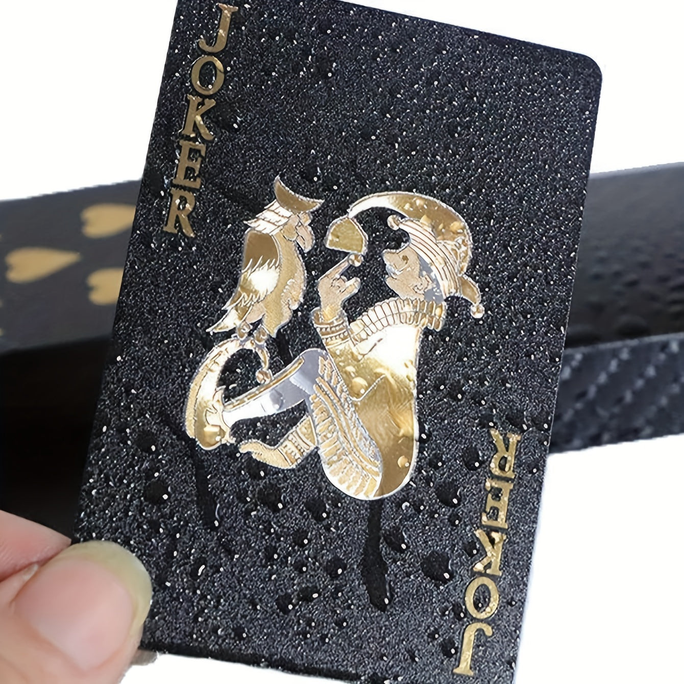 Matériel PVC imperméable de haute qualité, adapté aux amateurs de jeux de société et de fêtes. Jeu de cartes flexible avec boîte, utilisé pour les fêtes de fin d'année et les cadeaux pour les amis et la famille pendant les festivals.